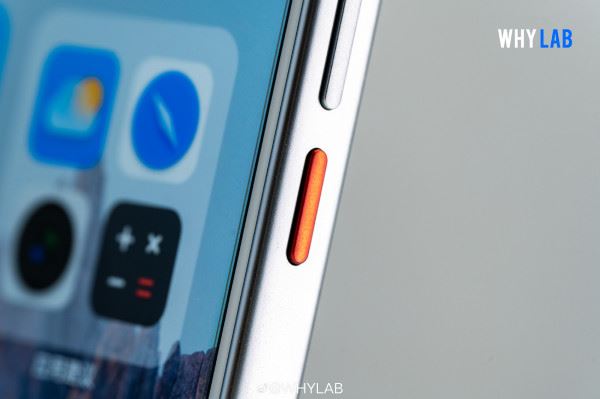 Стиль за копейки: Meizu Lucky 08 уже красуется на студийных фото