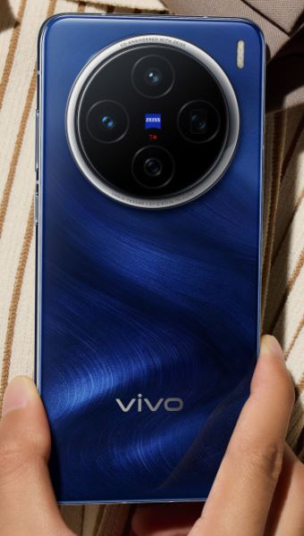 Жара! Глава Vivo показал базовый X200 в двух расцветках