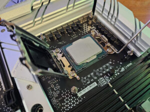 obzor-materinskoj-platy-asus-rog-strix-b760-a-gaming-wifi-na-chipsete-intel-b760-db8f9e1.jpg
