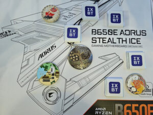 obzor-materinskoj-platy-gigabyte-b650e-aorus-stealth-ice-na-chipsete-amd-b650e-c-vynosom-bolshinstva-razemov-na-obratnuju-storonu-tekstolita-40a0f78.jpg