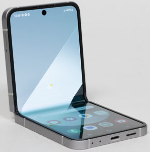 obzor-smartfona-aksessuara-samsung-galaxy-z-flip6-a6be3f5.jpg