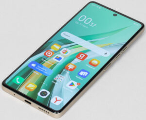 obzor-smartfona-tecno-camon-30-5g-loewe-design-edition-807ef01.jpg