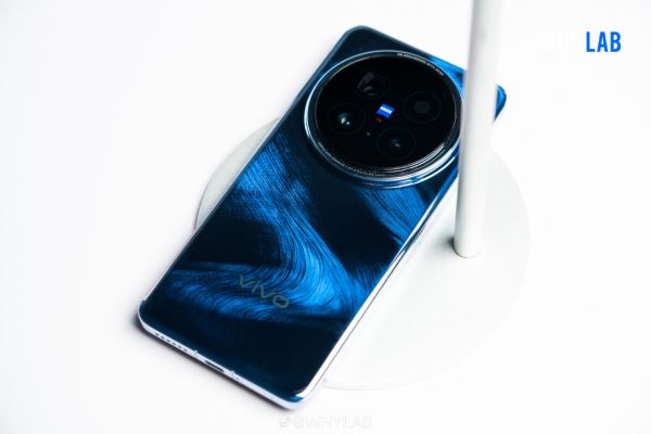 Vivo X200, X200 Pro и Pro mini во всей красе на подборке студийных фот