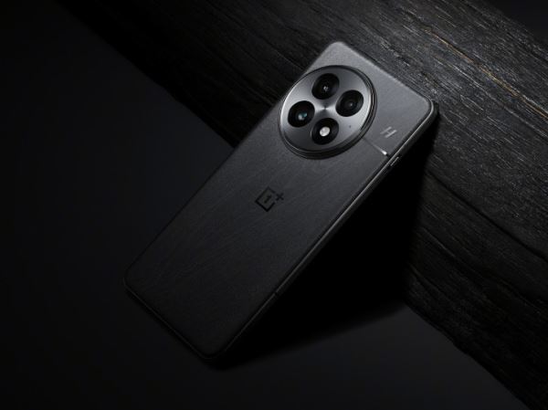 ГОРЯЧО! OnePlus 13 впервые показали на пресс-фото