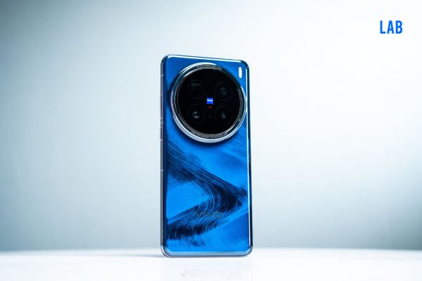 Vivo X200, X200 Pro и Pro mini во всей красе на подборке студийных фот