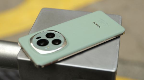 Цена Honor Magic 6 Pro обвалилась в России