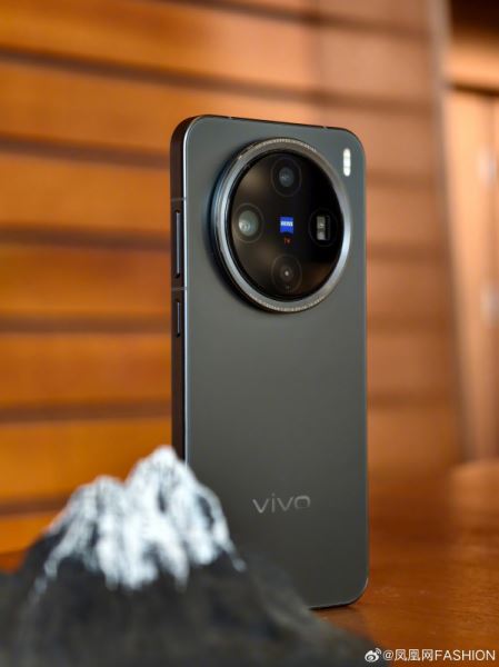 Vivo X200, X200 Pro и Pro mini во всей красе на подборке студийных фот