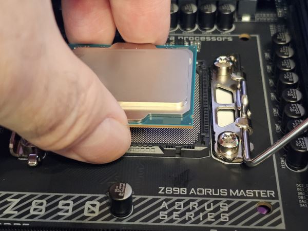 Обзор материнской платы Gigabyte Z890 Aorus Master на чипсете Intel Z890