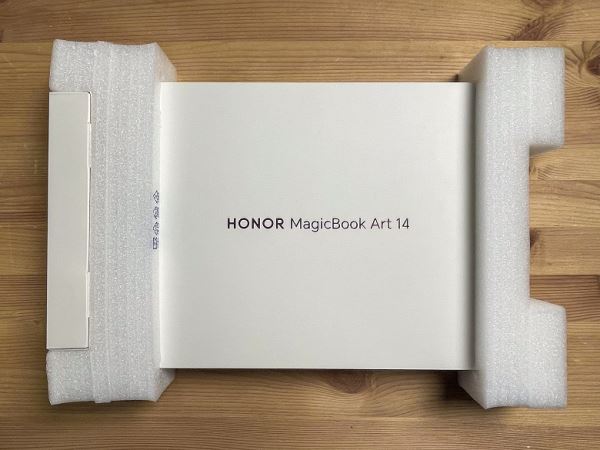 Первый взгляд на Honor MagicBook Art 14: тонкий и лёгкий ноутбук с отстёгивающейся камерой