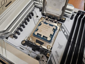 testirovanie-processora-amd-ryzen-9-9950x-arhitektury-zen-5-dlja-platformy-am5-92d3fa5.jpg