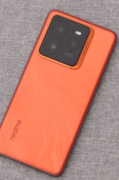 ВИДЕО: первый взгляд на Realme GT7 Pro &ndash; самый дешёвый из мощнейших